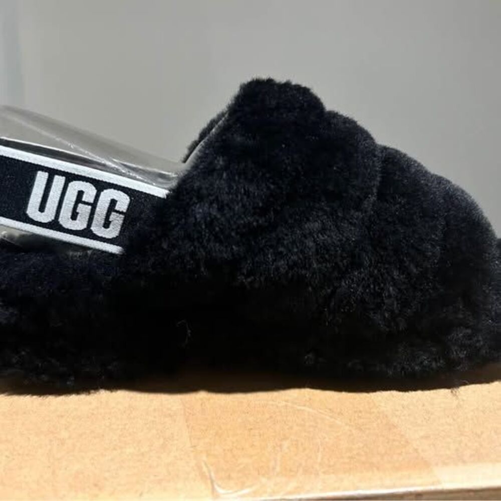 NEW NIB UGG Fluff Yeah Logo Slide Slides Women Size 7 Girls Black Sandals Shoes